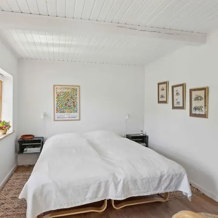 Golf In Thatched House Near Langeland