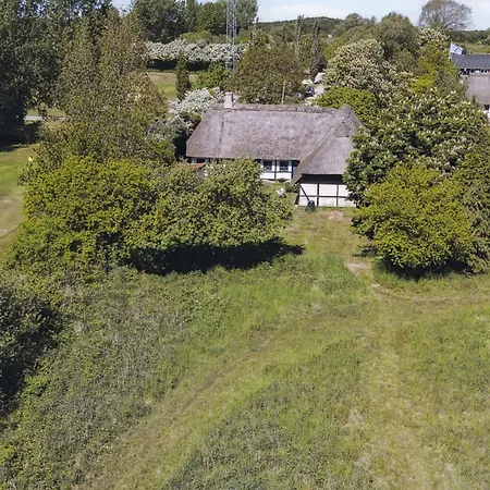 Golf In Thatched House Near Langeland Hébergement de vacances *