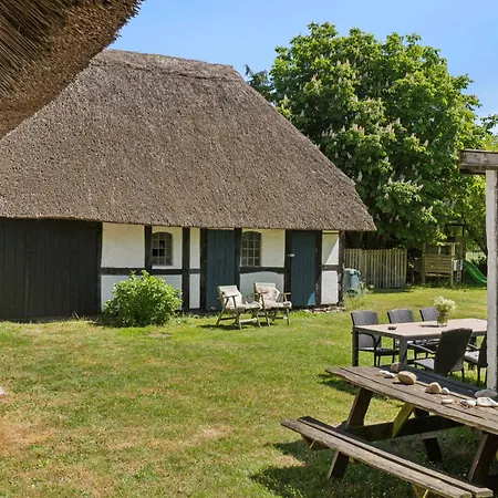 Golf In Thatched House Near Langeland Ferienhaus Nordenbro Vesteregn