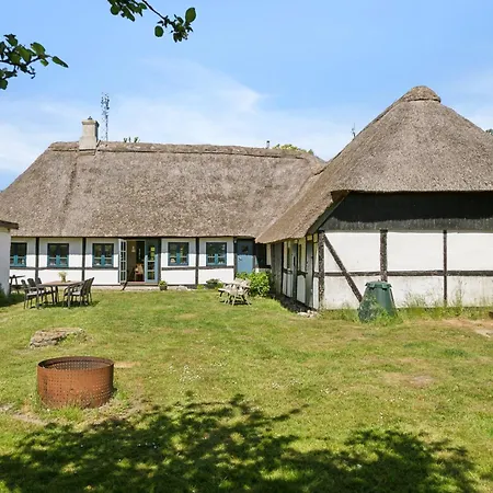 Hébergement de vacances Golf In Thatched House Near Langeland Nordenbro Vesteregn